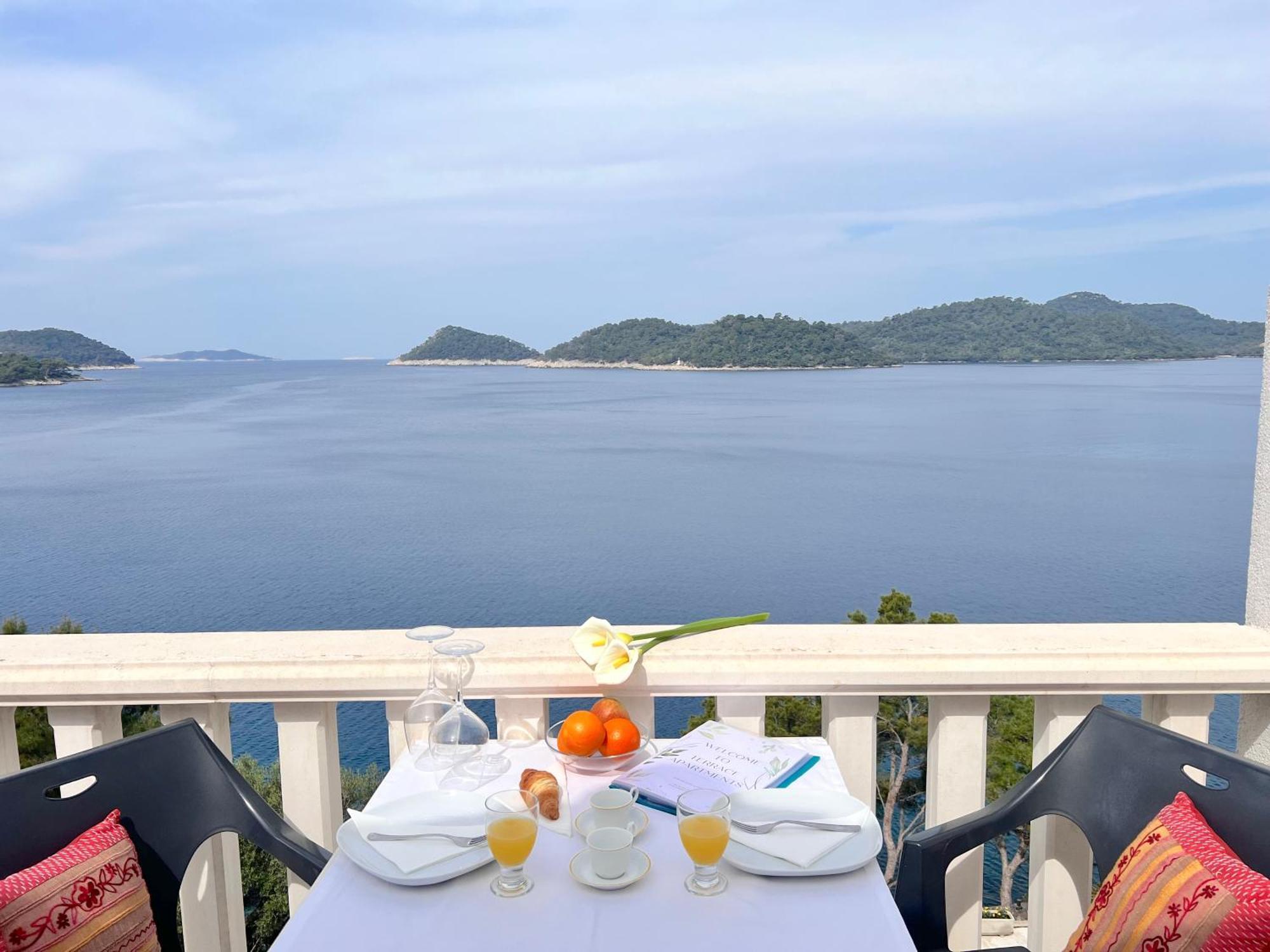 Terrace Studios With Panoramic Seaview Uble Luaran gambar