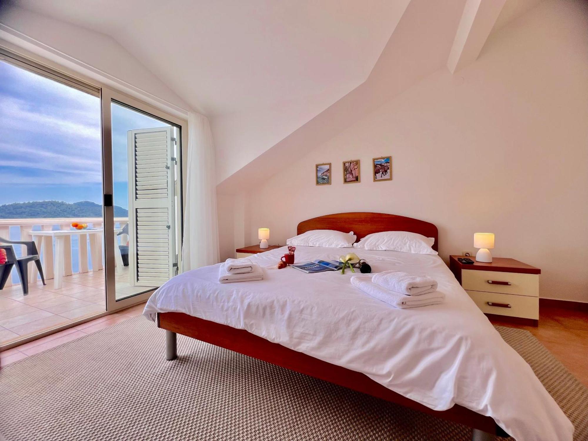 Terrace Studios With Panoramic Seaview Uble Luaran gambar